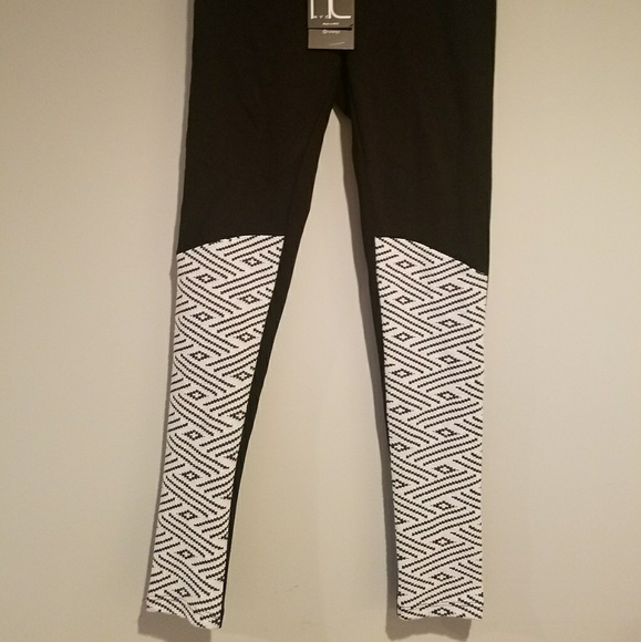 🚫SOLD🚫NWT XS Rune black leggings with white design - Picture 2 of 8